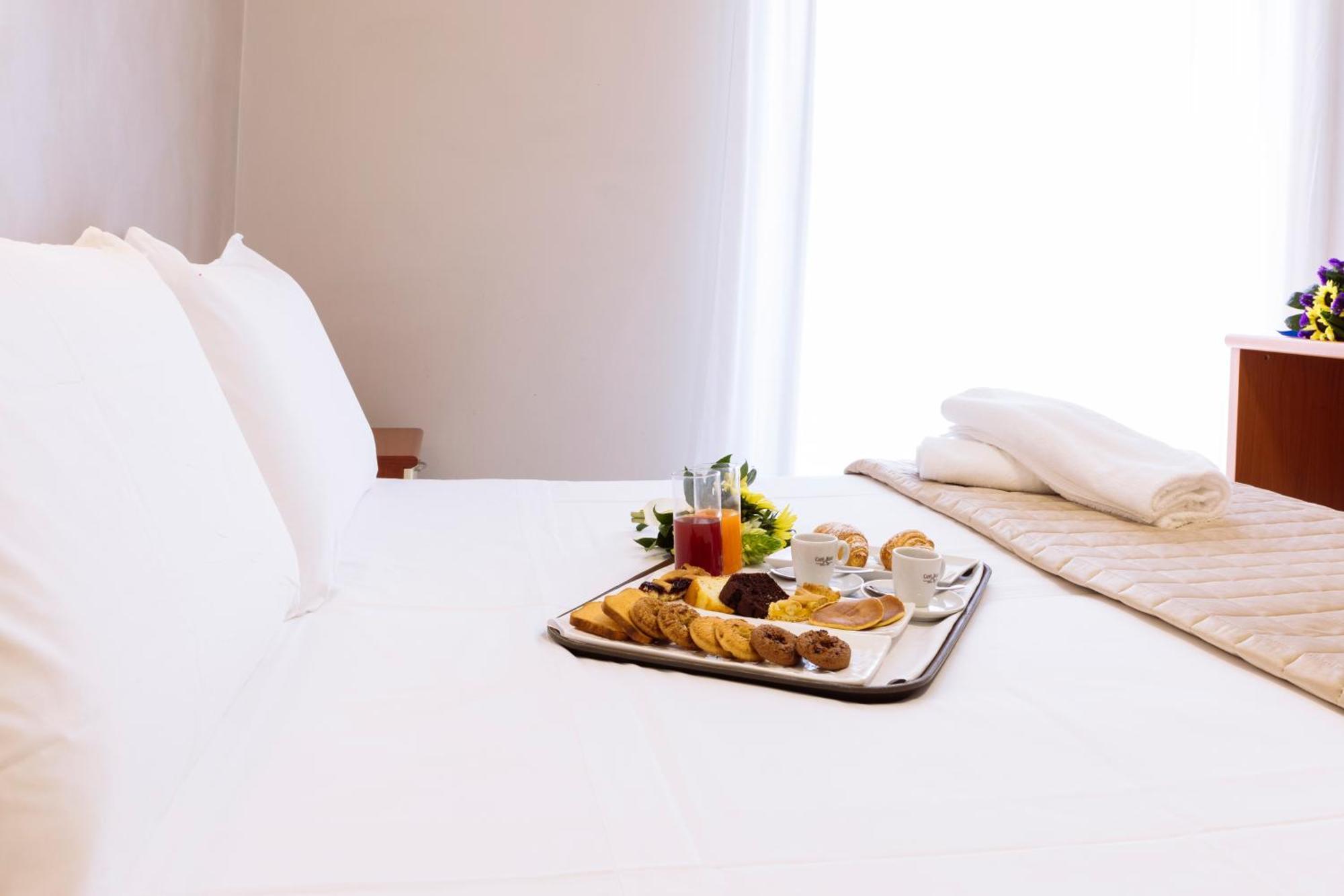 Hotel Leon - Ristorante Al Cavallino Rosso سان جيوفاني روتوندو المظهر الخارجي الصورة