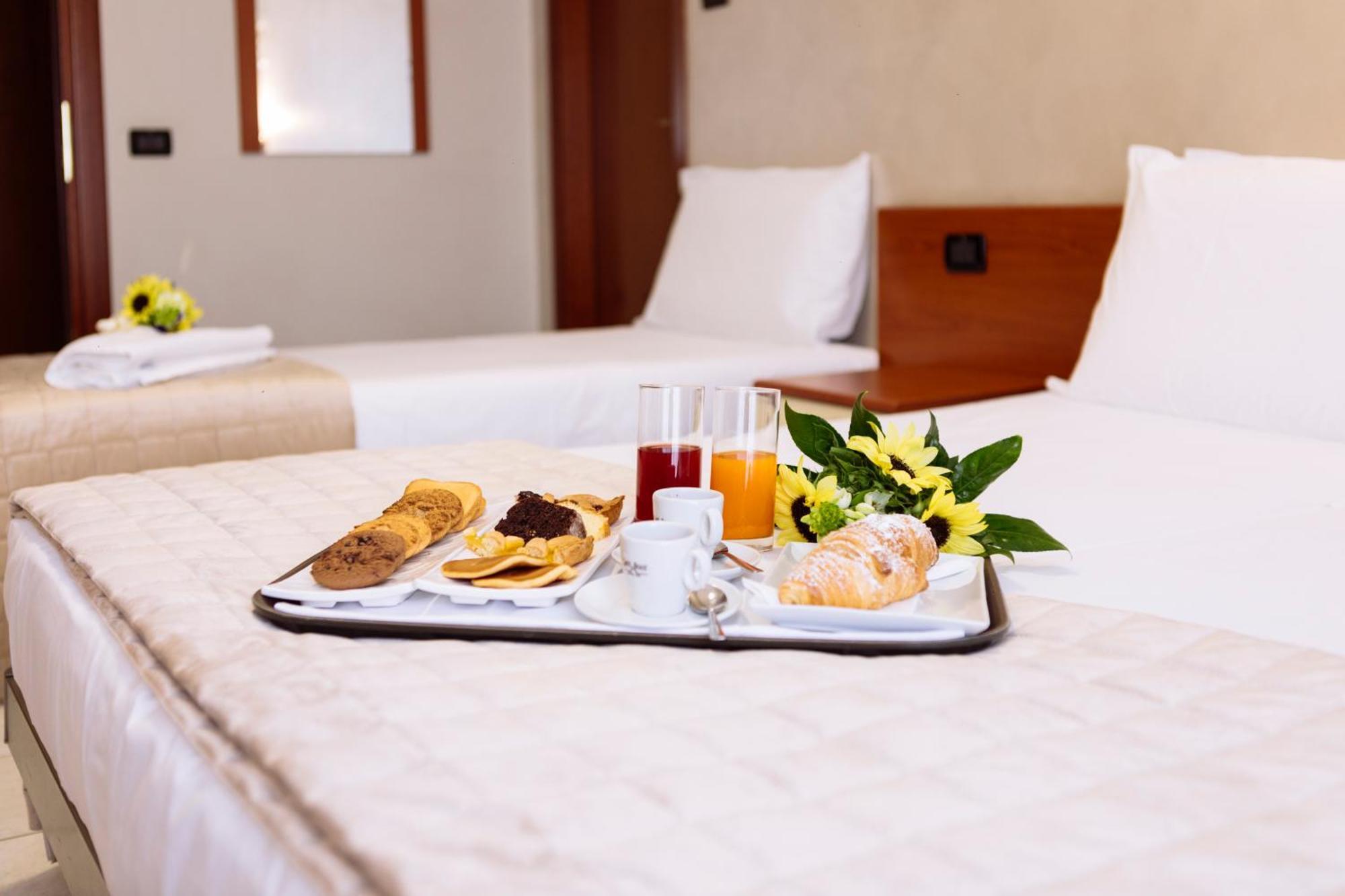 Hotel Leon - Ristorante Al Cavallino Rosso سان جيوفاني روتوندو المظهر الخارجي الصورة